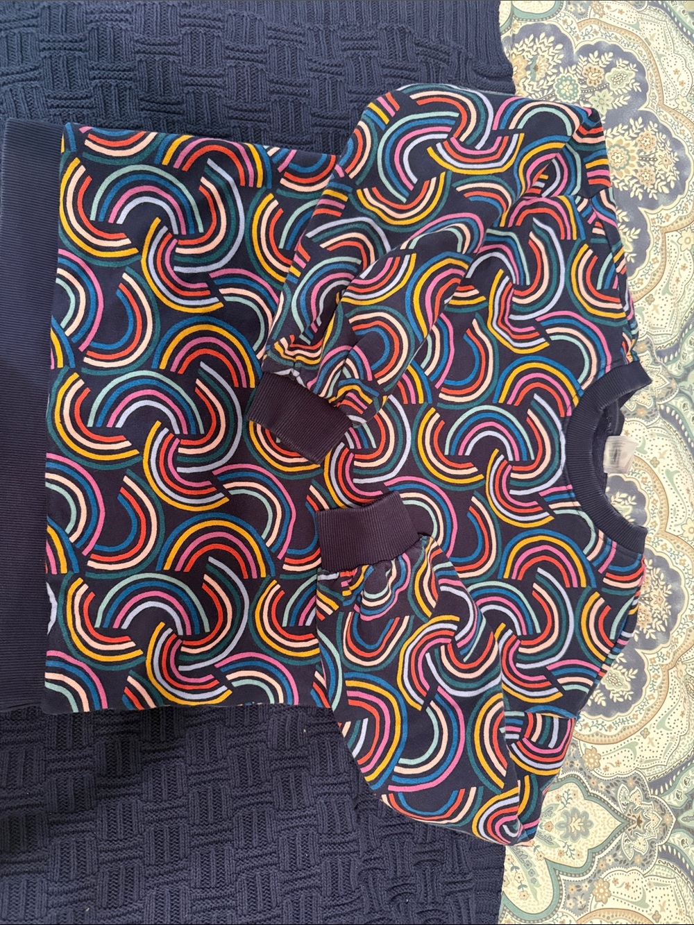 Hanna Andersson Navy Sweater with Multicolor Rainbow Arc Print